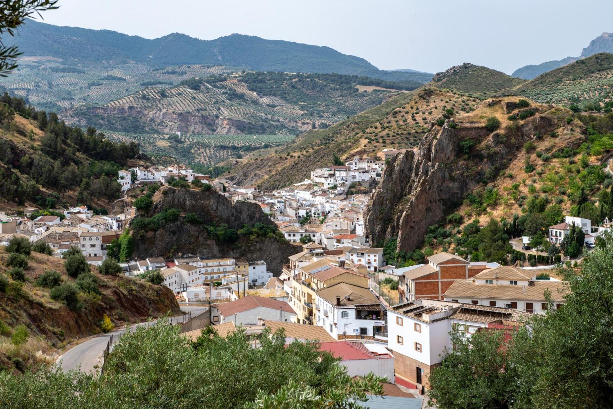 Alojamiento Turistico Loma Alta Cambil Esterno foto